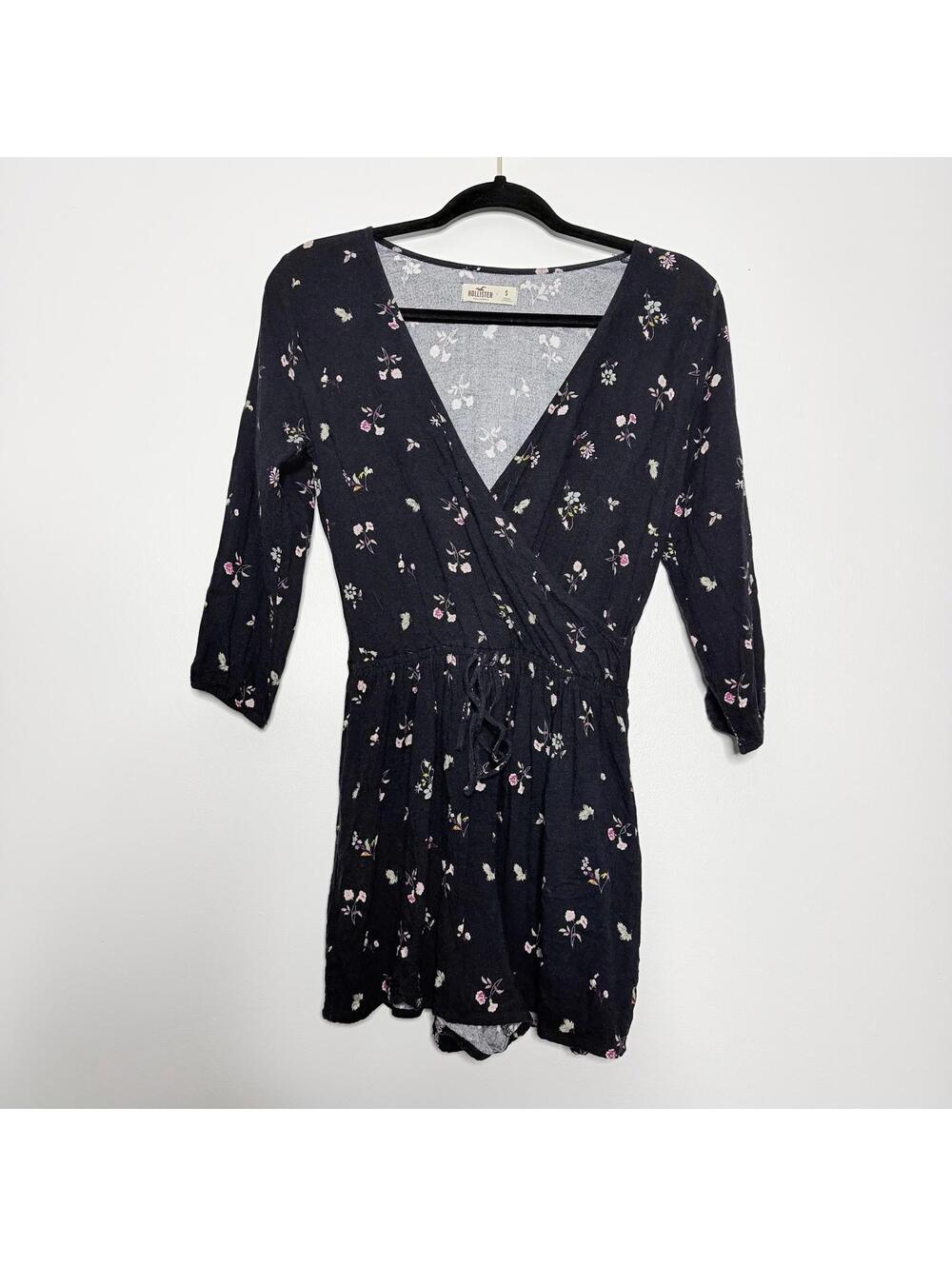 Hollister Navy Floral Surplice Wrap Mini Romper Long Sleeve Boho Women’s S